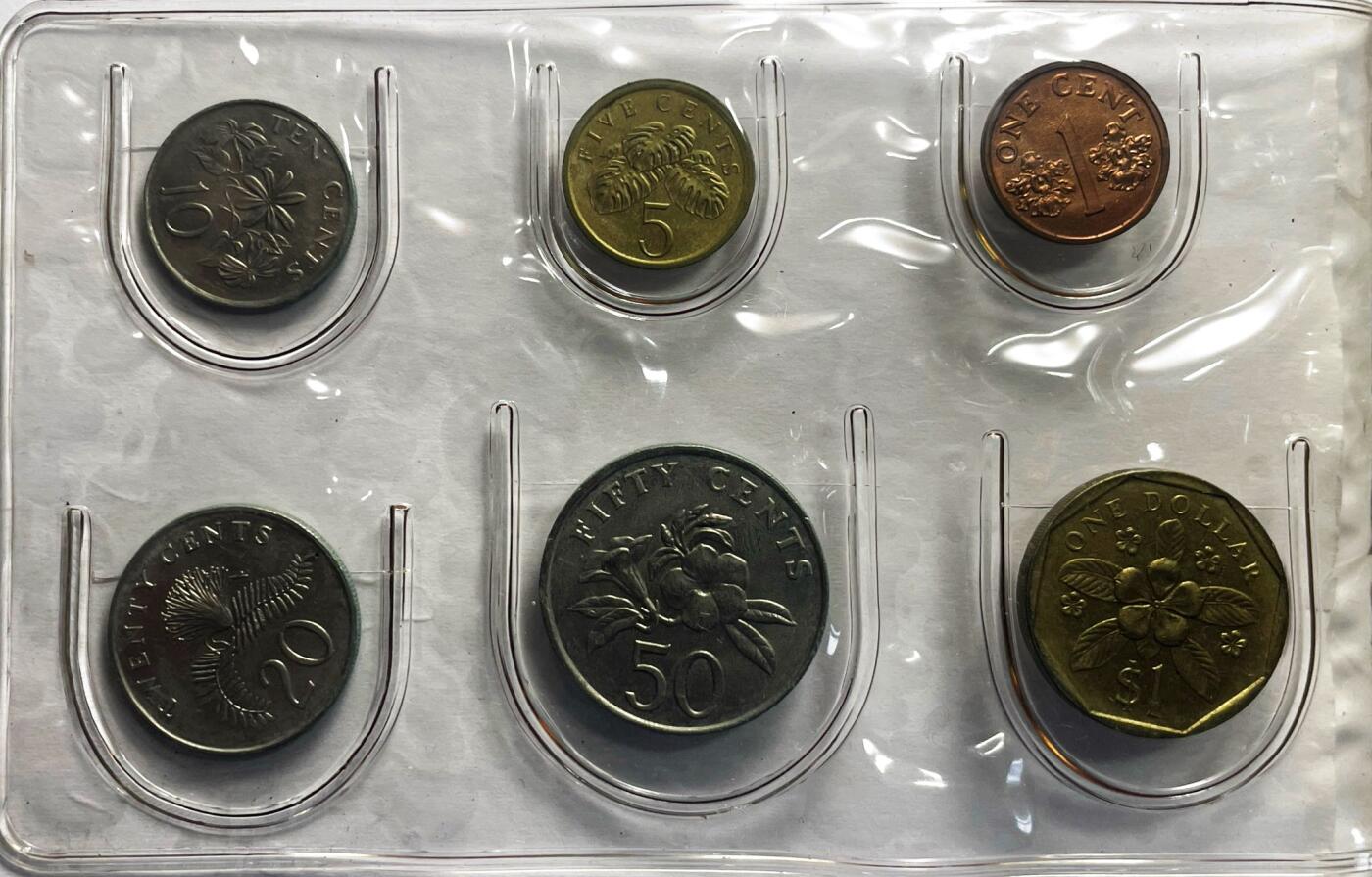 回流1115 新加坡和马来西亚邮币套册