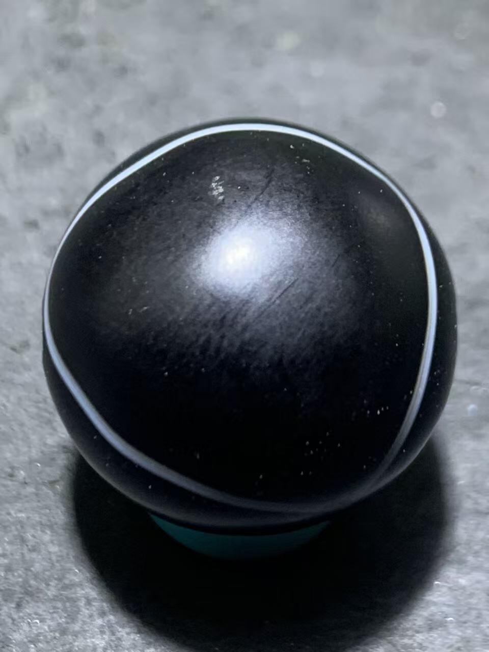 天眼药师玛瑙通货随形圆珠一颗！