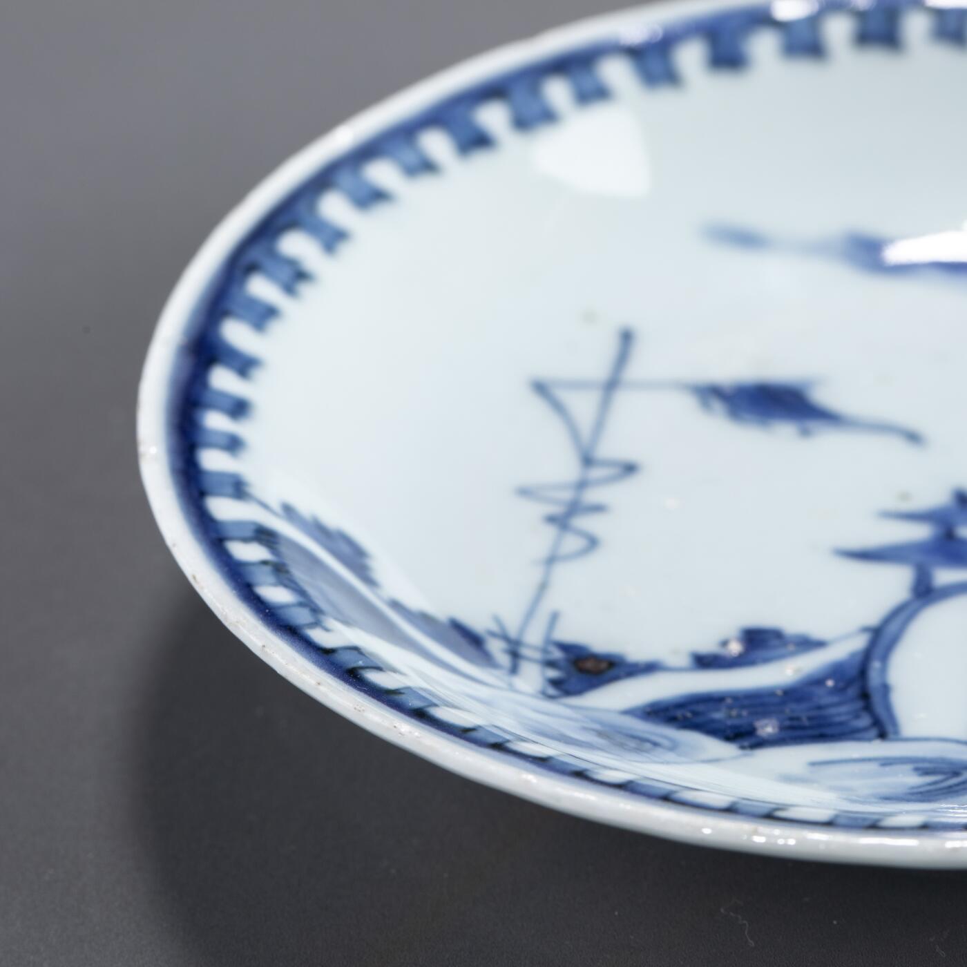 日本大阪雅和auction 2025金秋競賣會第一期 明末 天啟青花盤 尺寸:D:15.5 H:3cm 備註:木箱