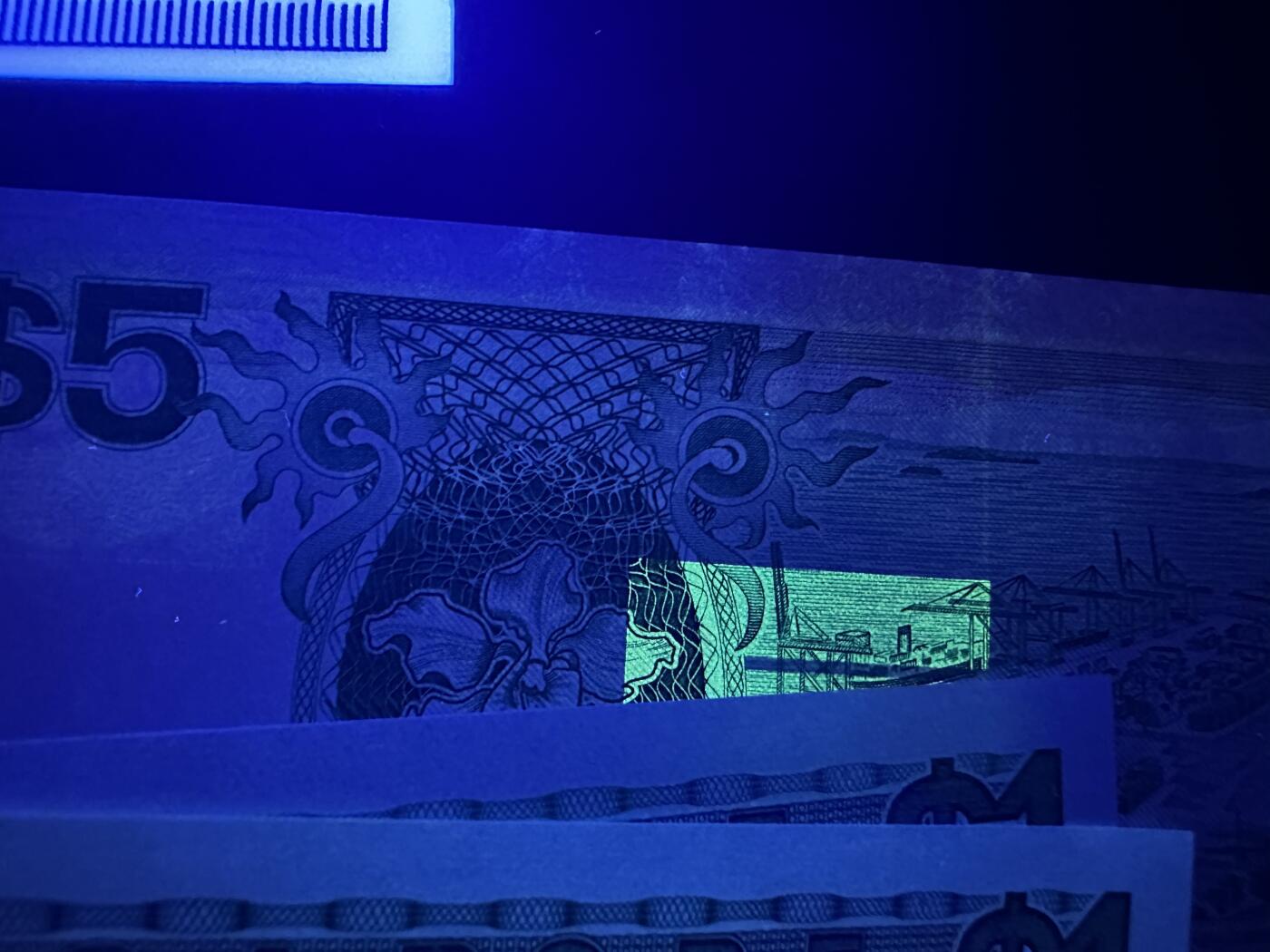 《外钞收藏家》第五百八十一期（畅拍场）（本平台长期征集拍品、欢迎藏友们联系合作） 新加坡船版1-10元10张一起 全新 个别有轻微潮