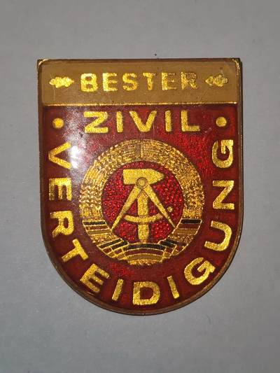 韵星假日拍卖第三十期 -- Rimey Holidays Auction 30 - 民主德国民防优秀服务证章