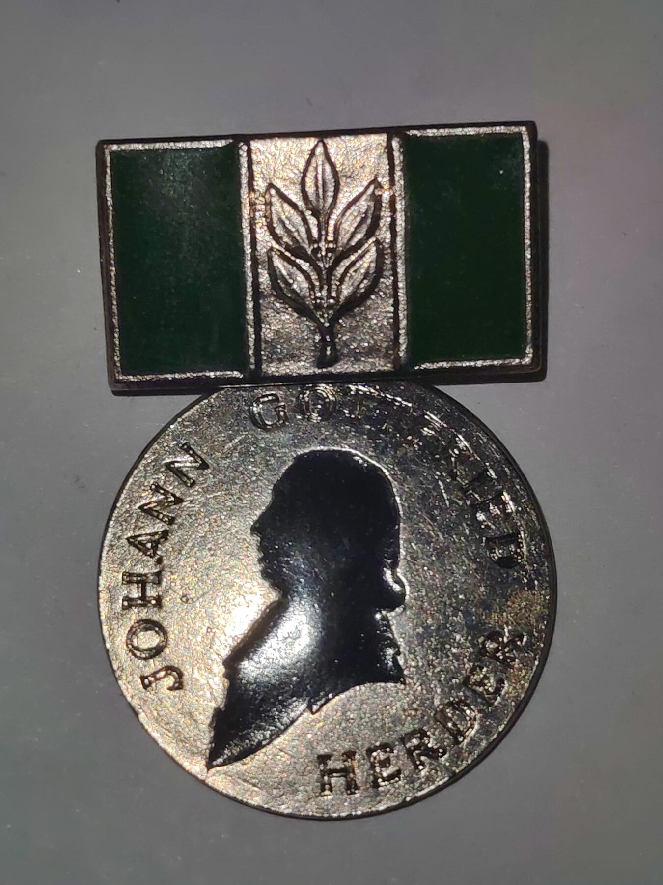 韵星假日拍卖第三十期 -- Rimey Holidays Auction 30 民主德国银级苏德友谊协会证章