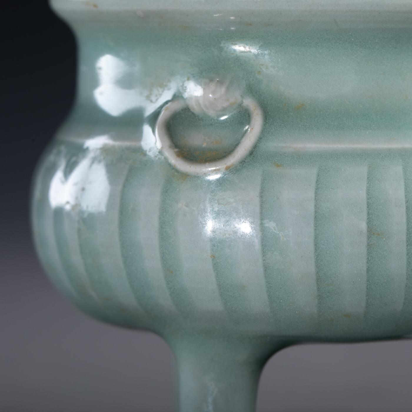 日本大阪雅和auction 2025金秋競賣會第一期 南宋 龍泉窯青瓷香爐 尺寸:D:7.5 H:8cm 備註:木箱