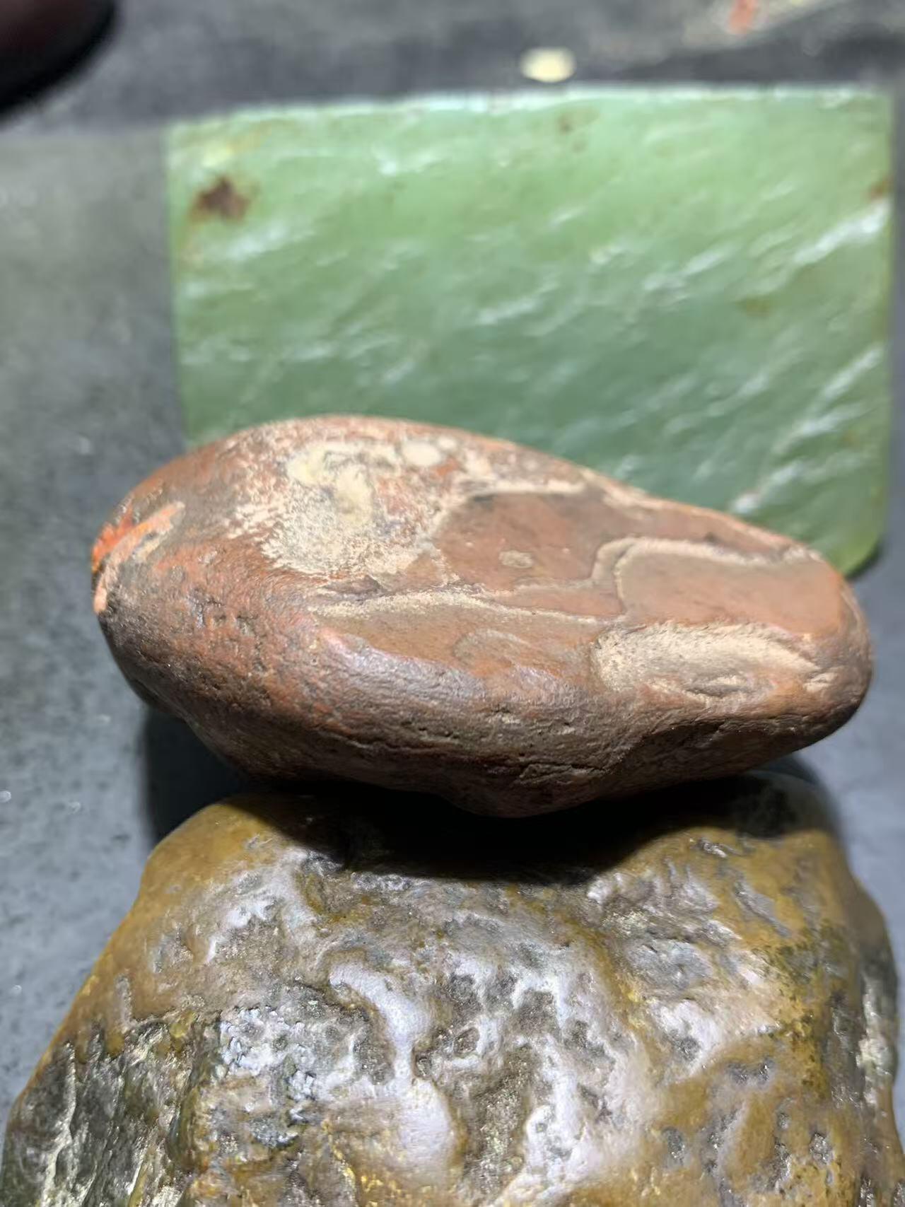 精美铁红皮开窗料南红玛瑙原石一颗，