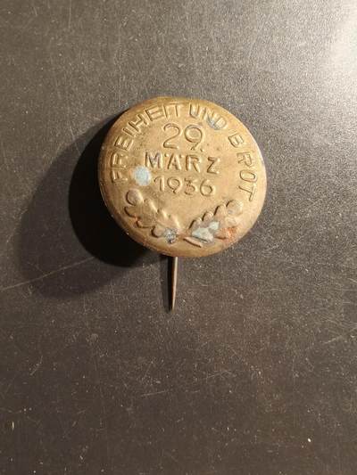 老王徽章第161期 - 德国1936自由与面包口号证章