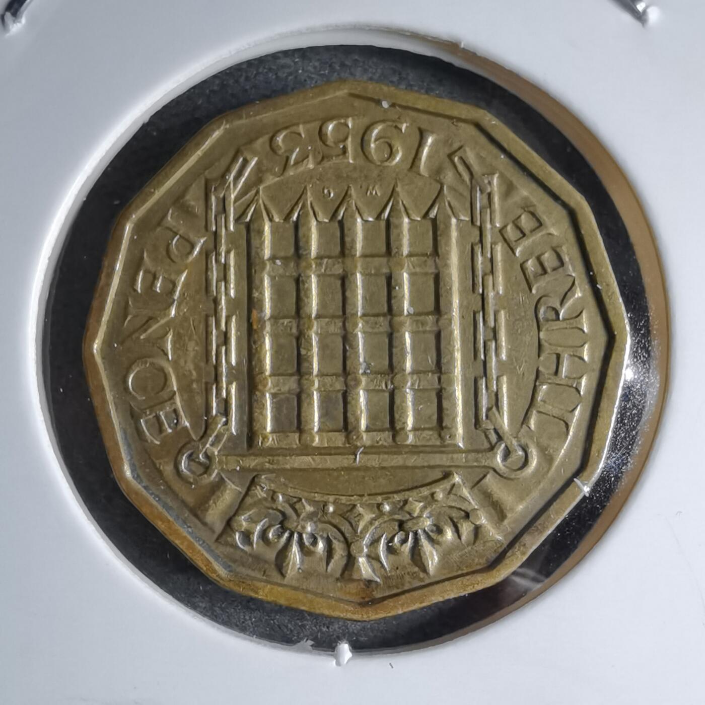 沼泽如烟--第890场 英国1953年3便士伊二首年