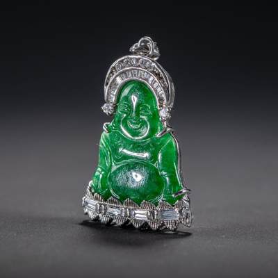 日本大阪雅和auction 2025金秋競賣會第一期 - 清 翡翠雕彌勒佛像 鑽飾 尺寸:W:3 H:4cm