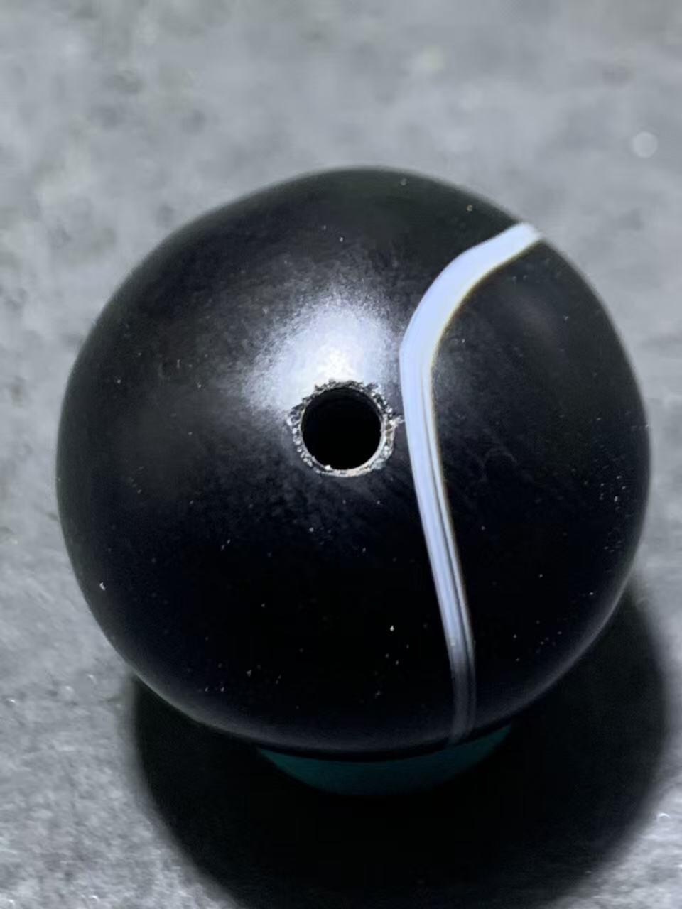 天眼药师玛瑙通货随形圆珠一颗！