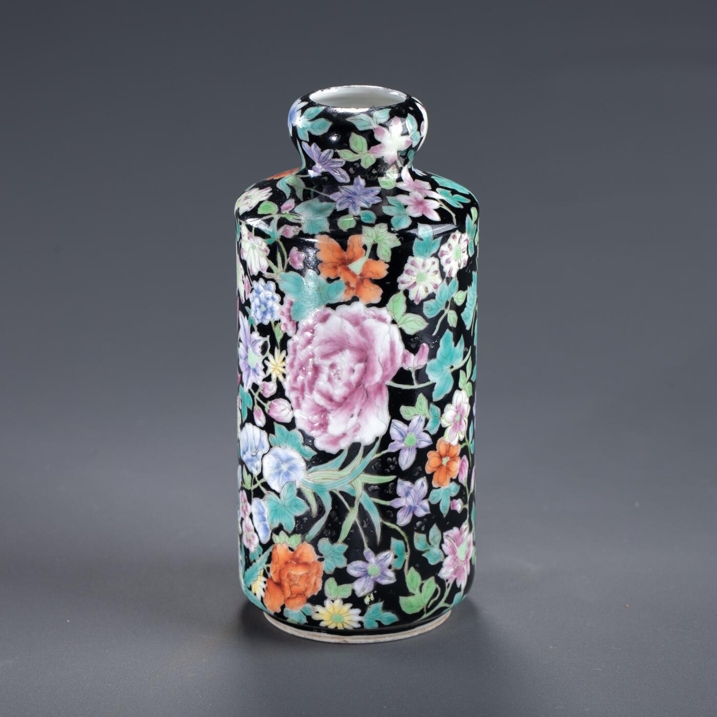 日本大阪雅和auction 2025金秋競賣會第一期 清 百花不落地瓶 尺寸:W:6.5 H:15cm 備註:木箱