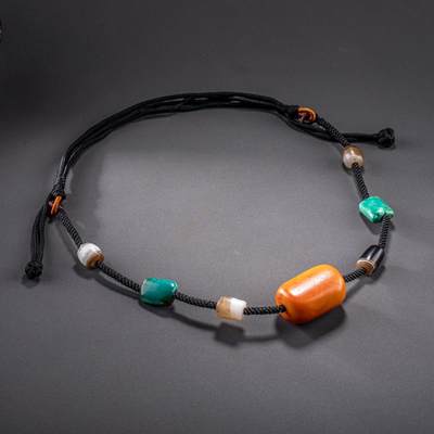 日本大阪雅和auction 2025金秋競賣會第一期 - 西亞蜜蠟筒珠掛飾32.6g 尺寸:L:34cm