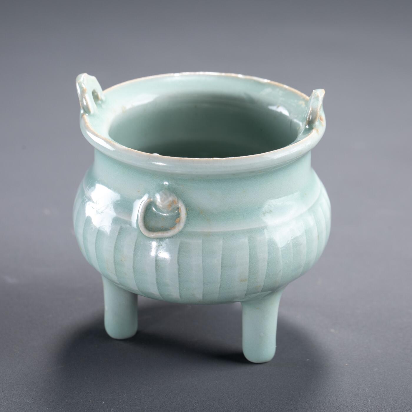 日本大阪雅和auction 2025金秋競賣會第一期 南宋 龍泉窯青瓷香爐 尺寸:D:7.5 H:8cm 備註:木箱