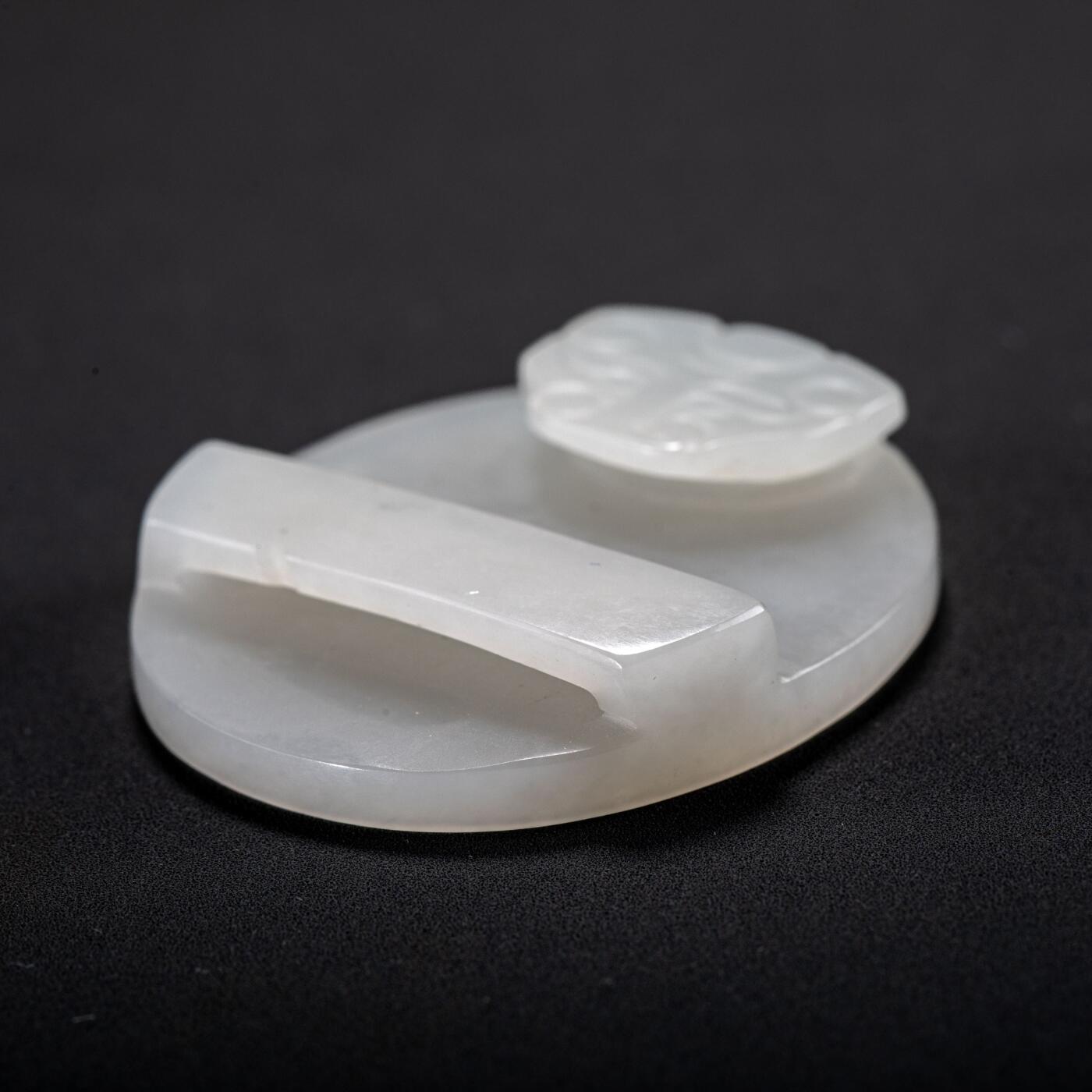 日本大阪雅和auction 2025金秋競賣會第一期 清 白玉祥雲紋合符佩 一對 尺寸:L:4 W:3.3cm