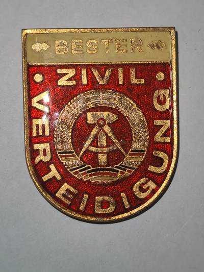 韵星假日拍卖第三十期 -- Rimey Holidays Auction 30 - 民主德国民防优秀服务证章