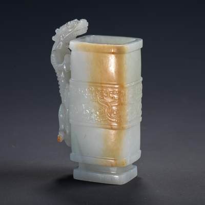 日本大阪雅和auction 2025金秋競賣會第一期 - 清 白玉龍紋梔杯 尺寸:W:5.5 H:9.5cm 備註:盒付