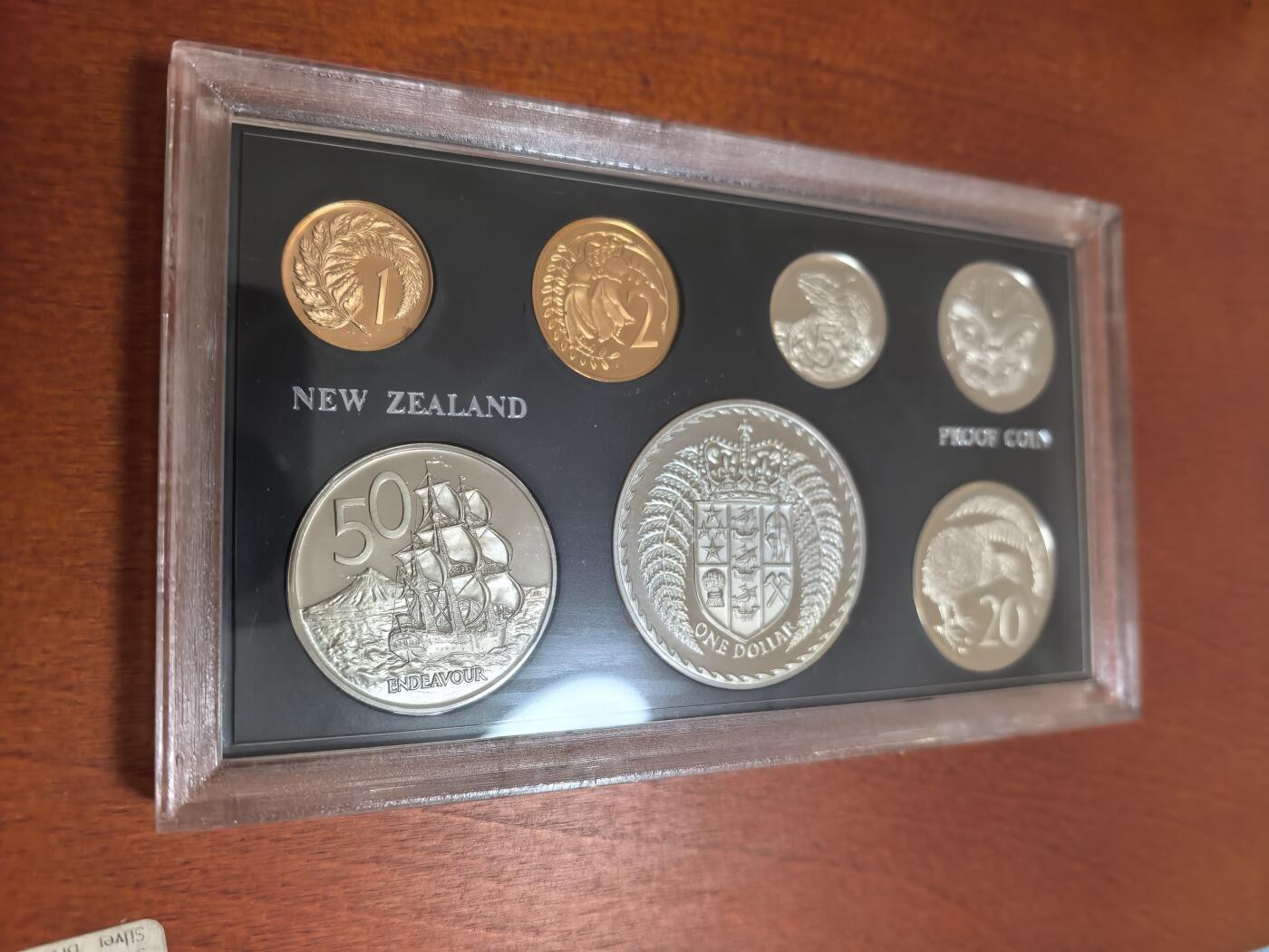 长老汇蛇年精选第七十场拍卖 1973新西兰7枚精制套装，盒证全，8000套