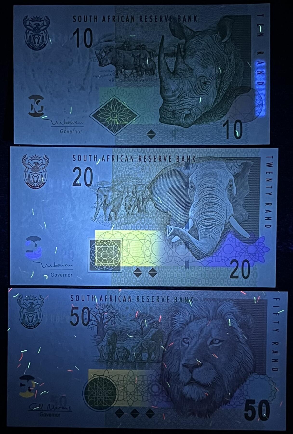 小福收藏拍卖第197期 裸钞场 本期有多张豹子号靓号 百慕大03年50元纪念钞百位号 马来亚和英属婆罗洲开国第一张纸币大冠女王 马来亚 41年1元英王乔六 法属太平洋10000法郎 捷克1000克朗纪念钞千位号  卢森堡 1000法郎  萨尔瓦多样钞 匈牙利 法罗群岛 危地马拉等多国精美纸币 南非 2005年 10兰特 乱蛇号+20兰特 无47 双尾+2010年 50兰特 双尾 1组3张 unc