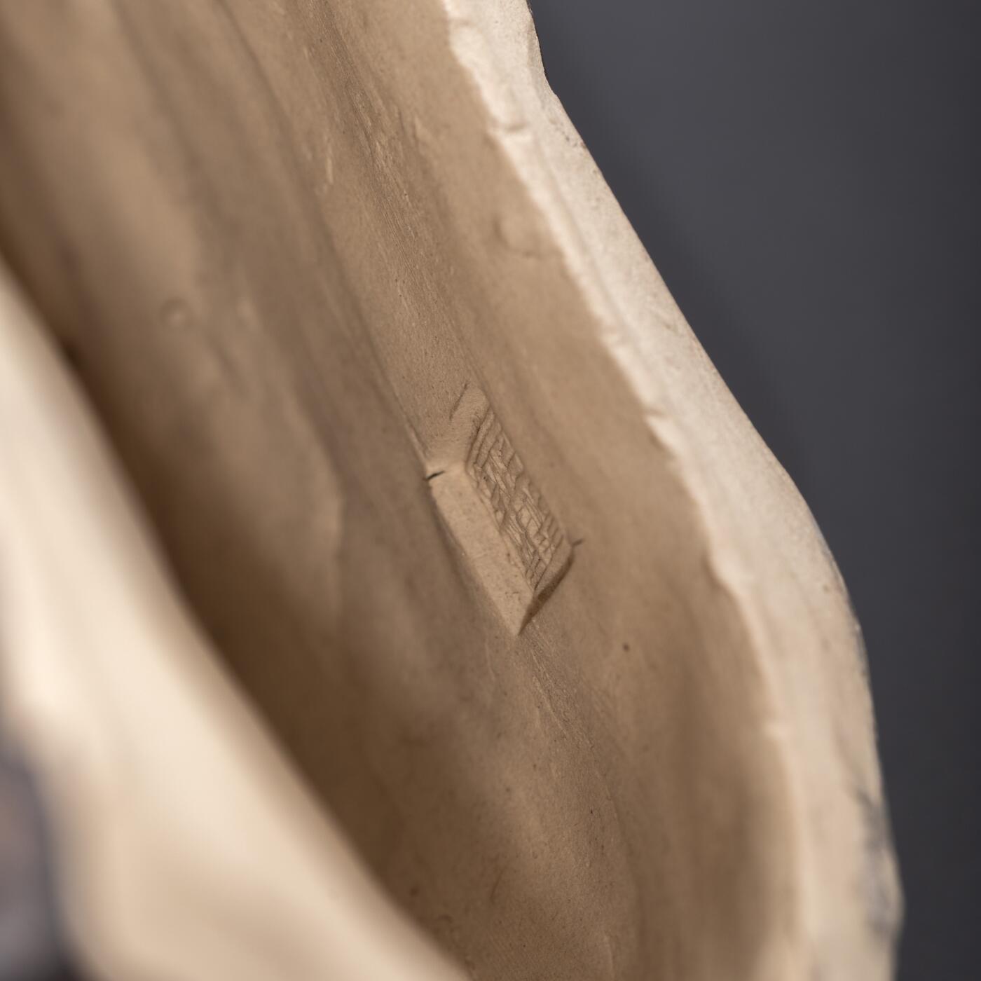 日本大阪雅和auction 2025金秋競賣會第一期 劉澤棉 石灣窯老人 尺寸:W:27 H:26cm