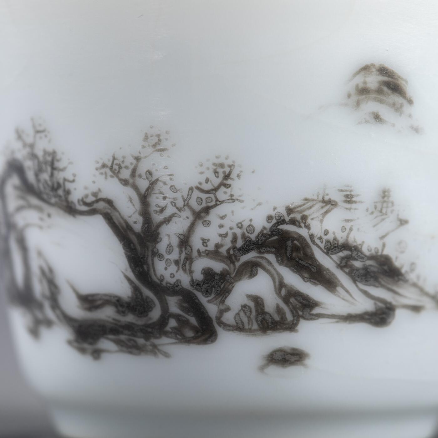 日本大阪雅和auction 2025金秋競賣會第一期 清雍正 墨彩山水杯 尺寸:D:5 H:4cm 備註:盒付