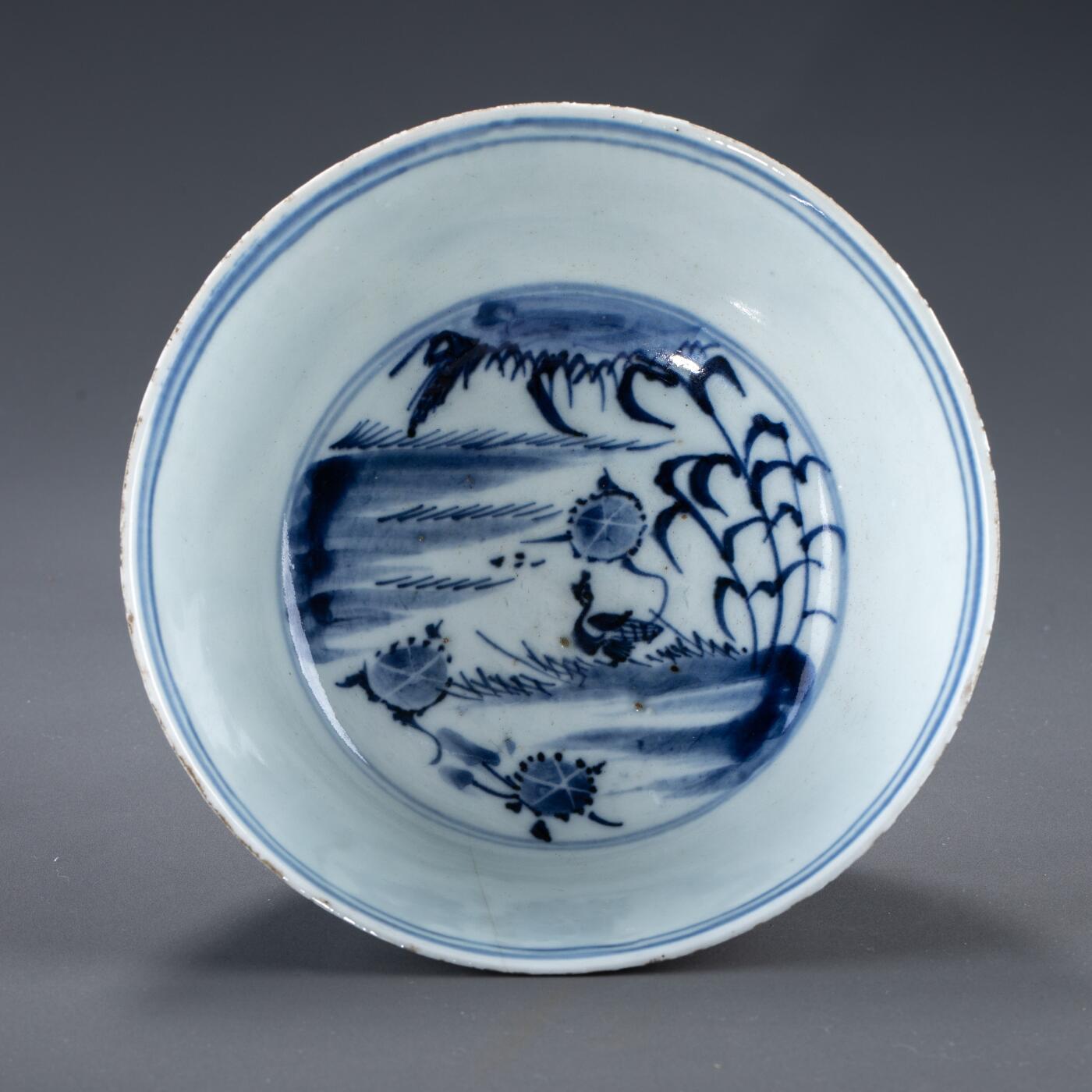 日本大阪雅和auction 2025金秋競賣會第一期 明末 青花飛鳥食宿大碗 尺寸:D:17.5 H:6.5cm 備註:木箱