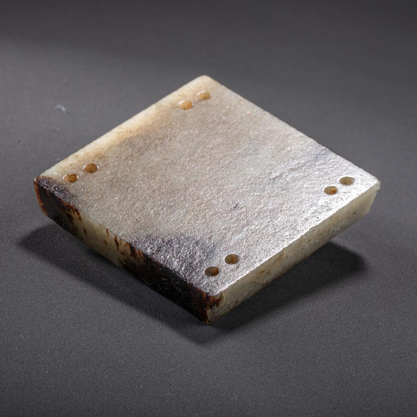 日本大阪雅和auction 2025金秋競賣會第一期 唐 歌樂佣帶板 尺寸:L:5 W:5 H:0.5cm