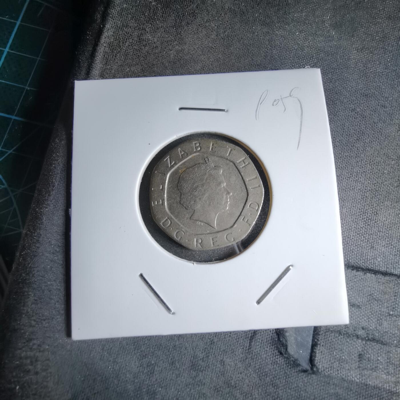 沼泽如烟--第890场 英国2000年20便士