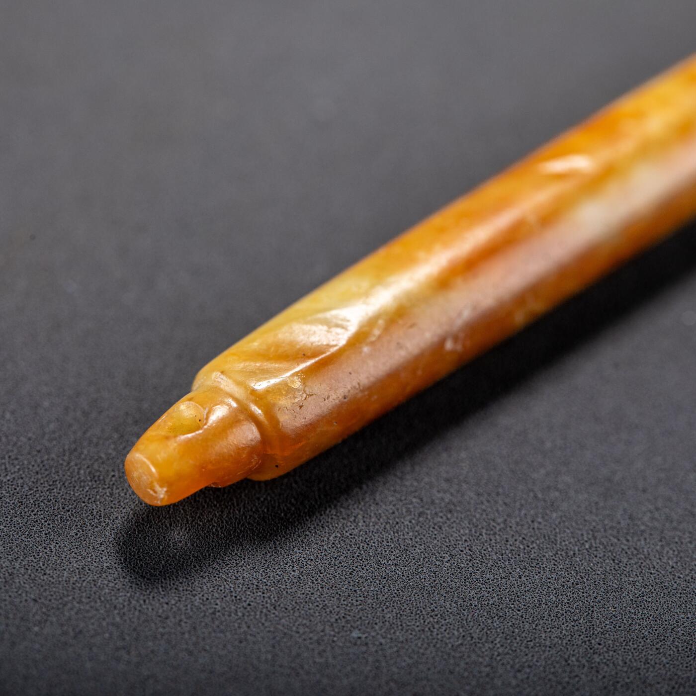 日本大阪雅和auction 2025金秋競賣會第一期 良渚文化 錐形器 尺寸:L:6.7cm 備註:盒付