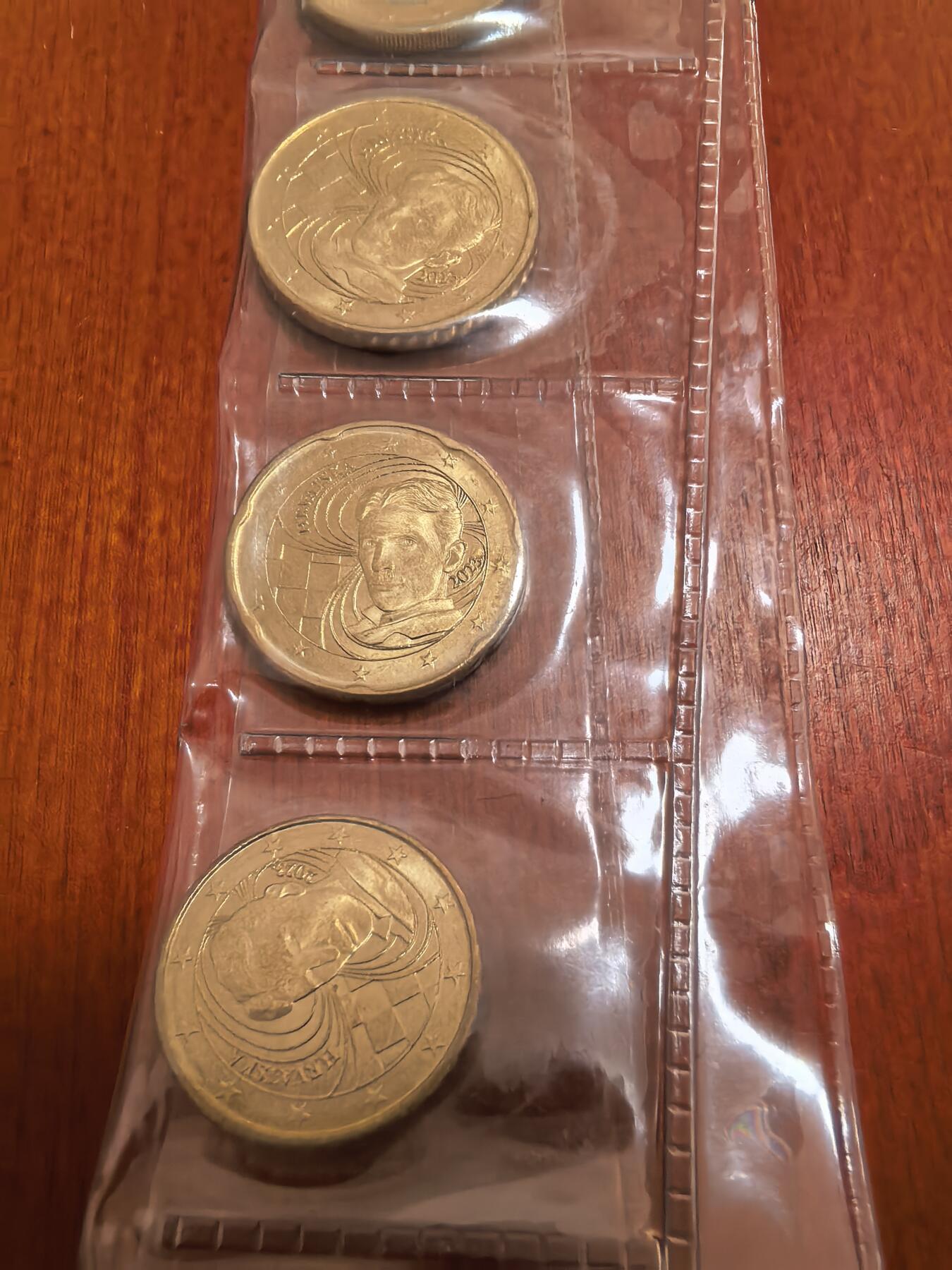 长老汇蛇年精选第七十场拍卖 2023克罗地亚首套欧元8枚套，3万套，含特斯拉3枚