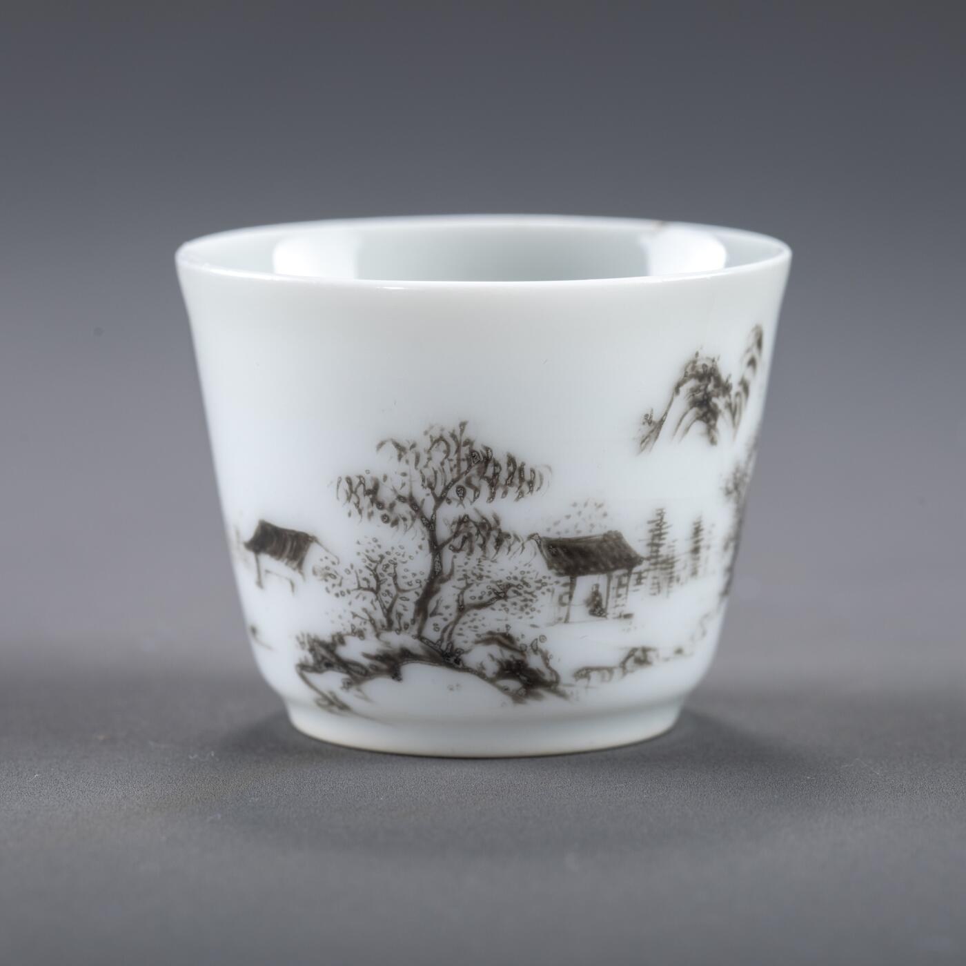 日本大阪雅和auction 2025金秋競賣會第一期 清雍正 墨彩山水杯 尺寸:D:5 H:4cm 備註:盒付