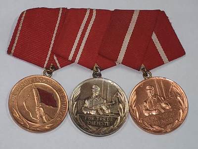 韵星假日拍卖第三十期 -- Rimey Holidays Auction 30 - 民主德国工人阶级战斗队优异成就奖章、银级忠诚服务、铜级忠诚服务奖章联排