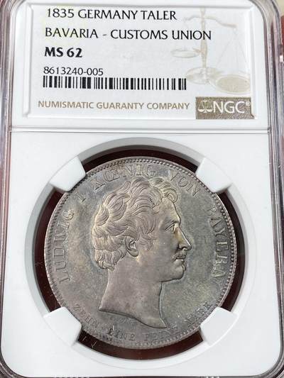 万国钱币拍卖第054期 - NGC MS62 1835巴伐利亚路德维希一世纪念巴登加入关税同盟历史大泰勒 顶级欧陆五彩 底板类镜面质感 观感超越分数的舒适状态