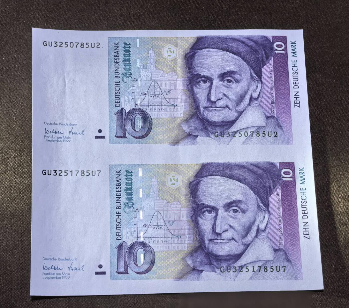 北京马甸外国币专卖第146期，外国纸币币专场，陆续上拍，欢迎关注 1999年德国10马克双连体钞，全新強光下显示有轻微软折如图