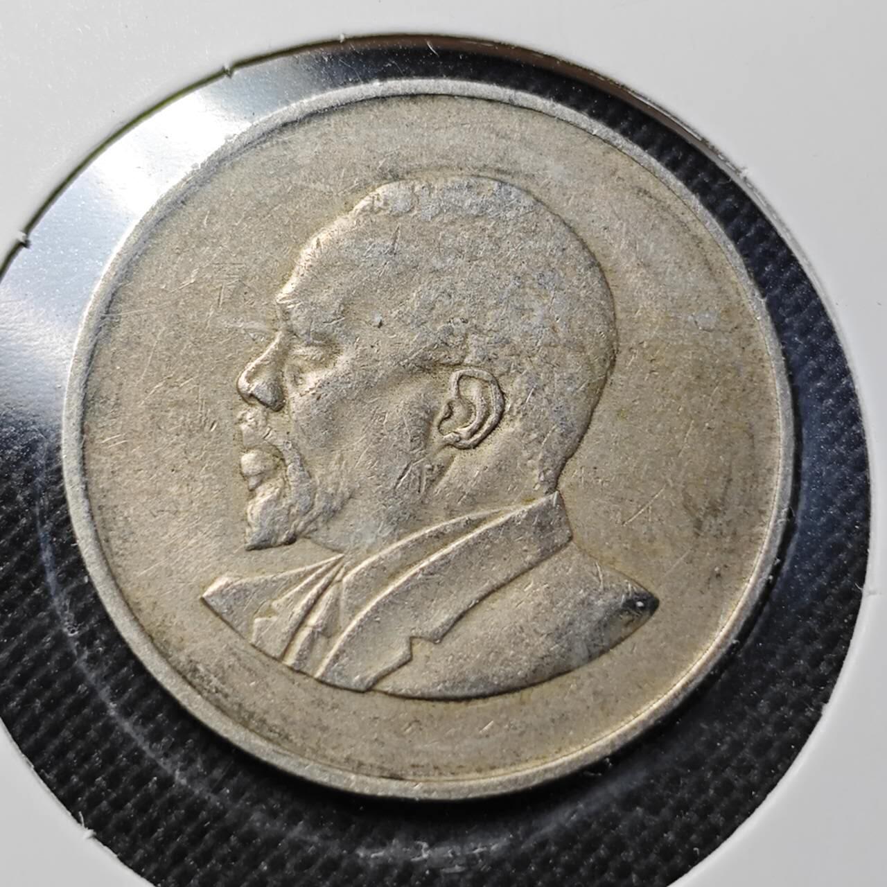 KK钱币收藏小铺  第364场  2月预留时间 周末发货  1968肯尼亚开国第一版 头像无字 1先令