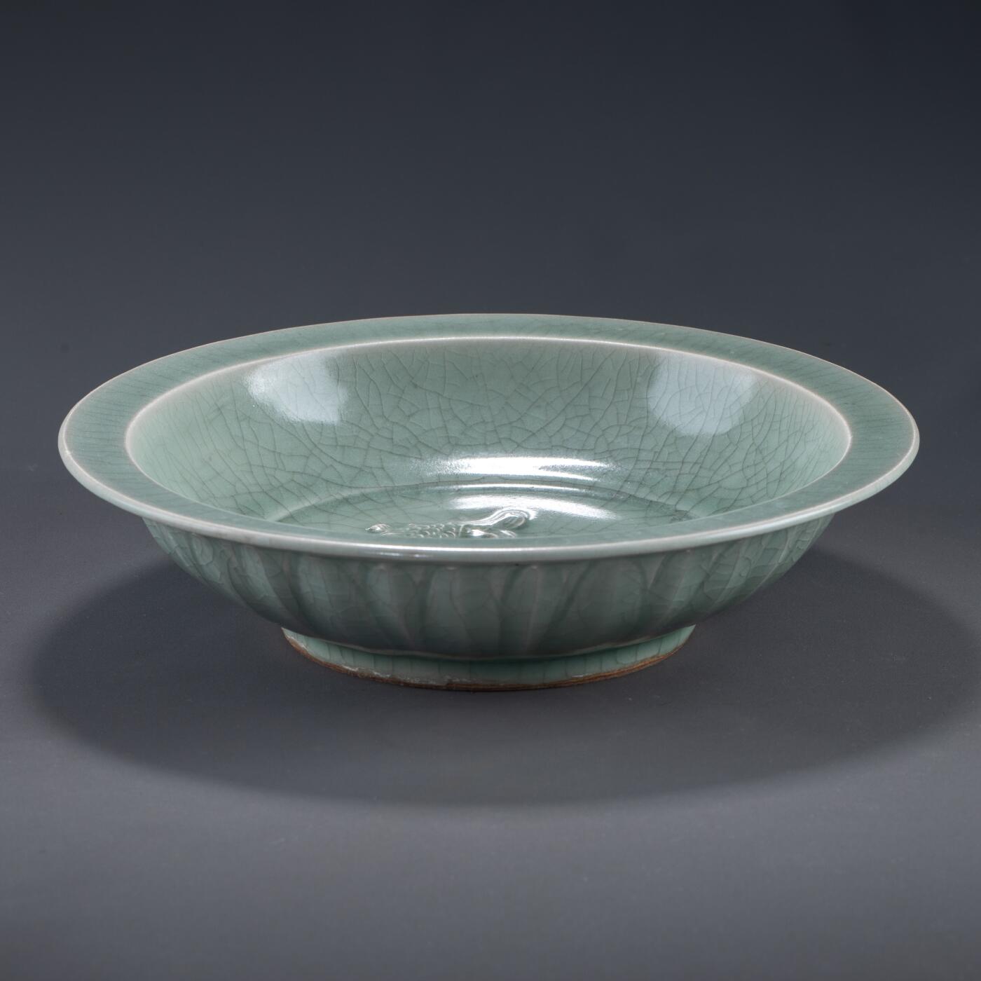 日本大阪雅和auction 2025金秋競賣會第一期 南宋 龍泉窯雙魚洗 尺寸:D:27.5 H:6.5cm