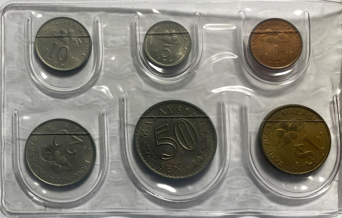 回流1115 新加坡和马来西亚邮币套册