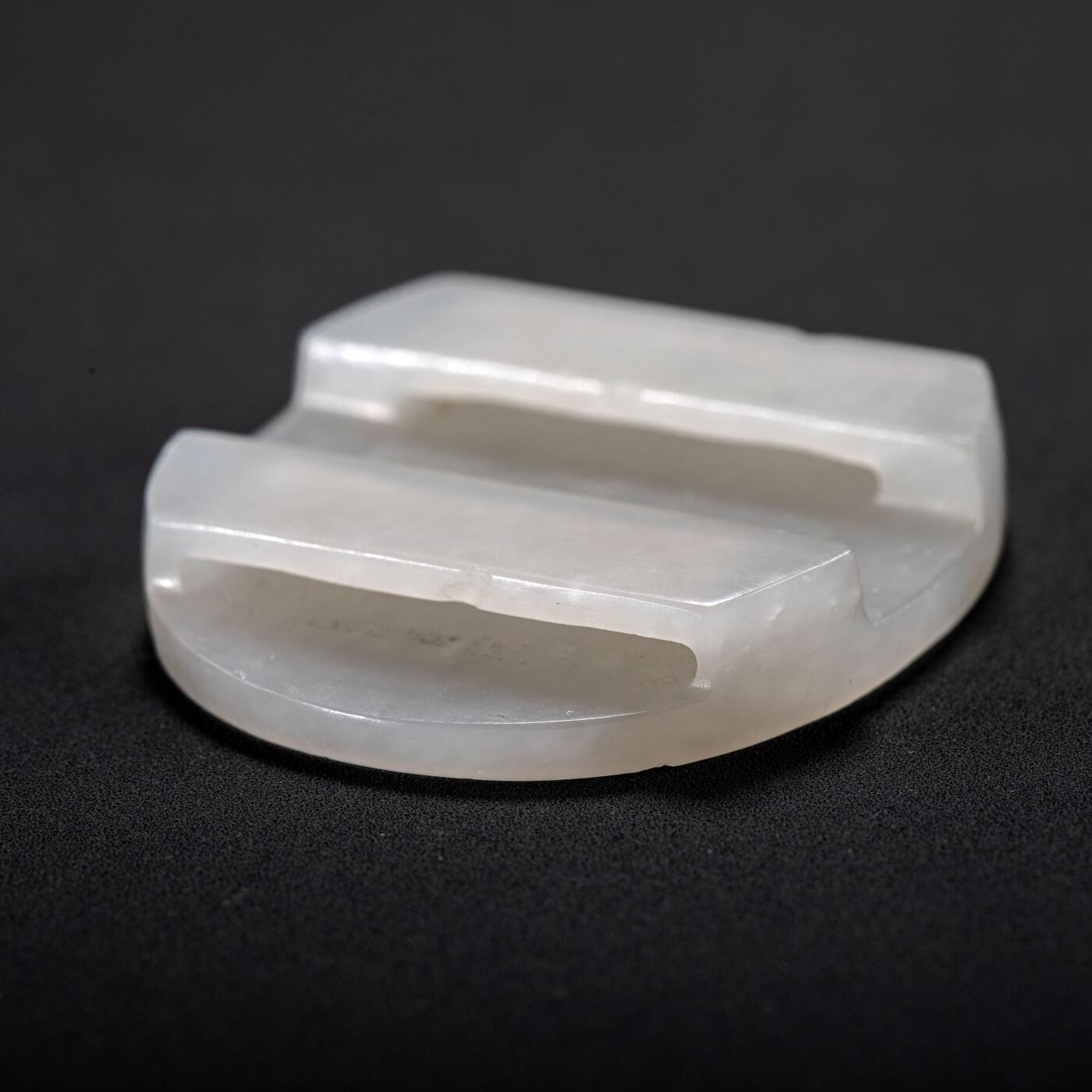 日本大阪雅和auction 2025金秋競賣會第一期 清 白玉祥雲紋合符佩 一對 尺寸:L:4 W:3.3cm