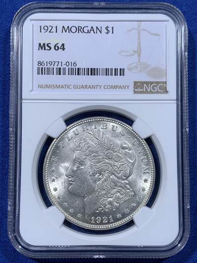 《竞宝斋》第435场 周日，周一2场连拍 （全场包邮） - NGC MS64 美国1921年摩根银币，BU转光好品。