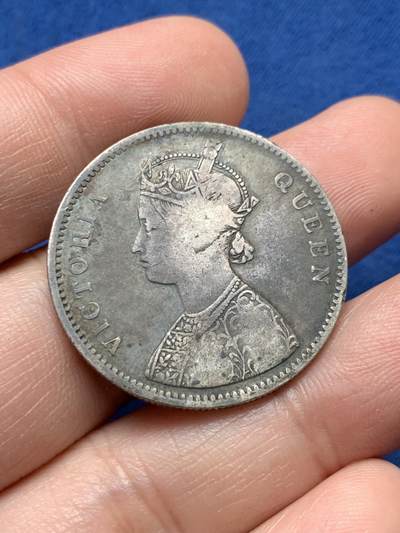 《竞宝斋》第435场 周日，周一2场连拍 （全场包邮） - 英属印度1862年1卢比银币 首年，包浆还可以，背面有个“π”戳记，细节见图。