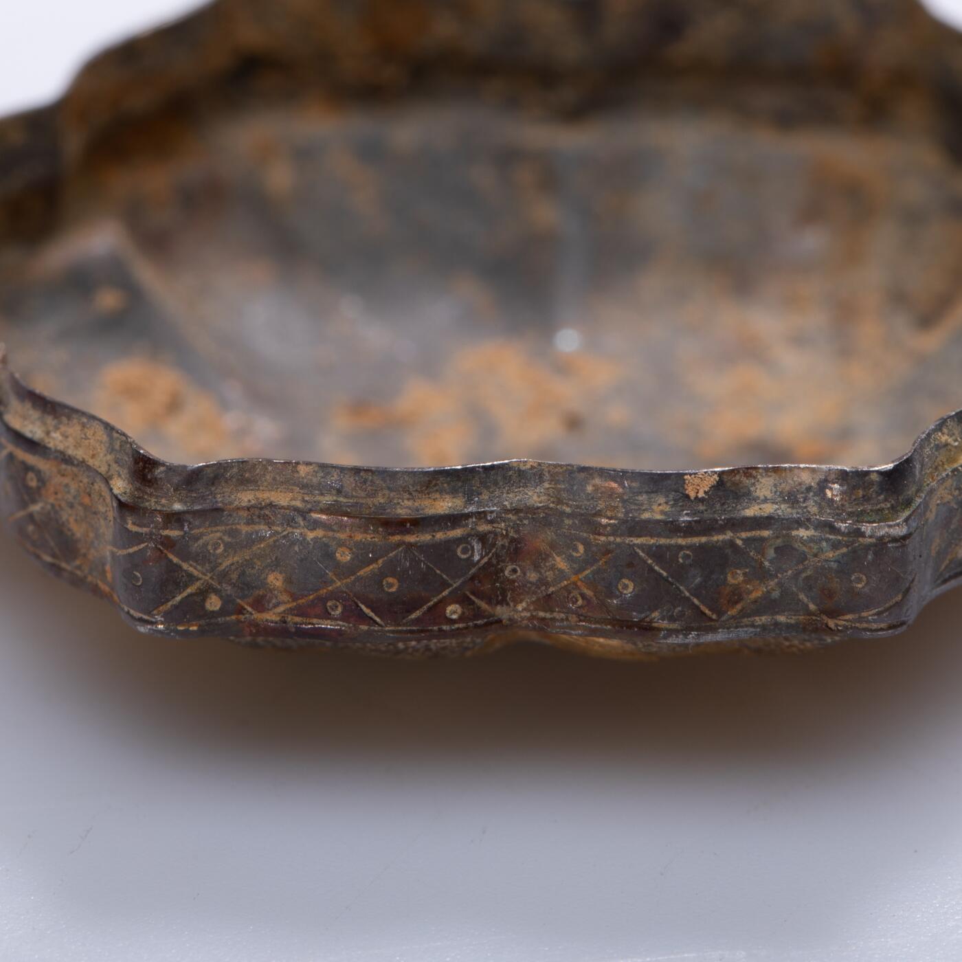 日本大阪雅和auction 2025金秋競賣會第一期 唐 鎏金六角粉盒 尺寸:W:4.5 H:2cm