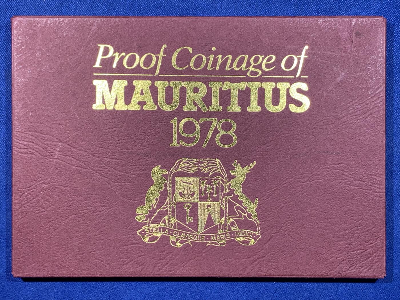 《竞宝斋》第435场 周日，周一2场连拍 （全场包邮） 毛里求斯1978年精制套币，原厂包装全套7枚，延续了20世纪上半叶的经典设计，兼具历史厚重感和现代感，深打镜面带彩包浆