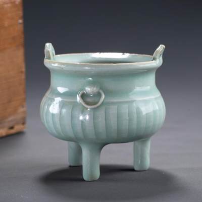 日本大阪雅和auction 2025金秋競賣會第一期 - 南宋 龍泉窯青瓷香爐 尺寸:D:7.5 H:8cm 備註:木箱