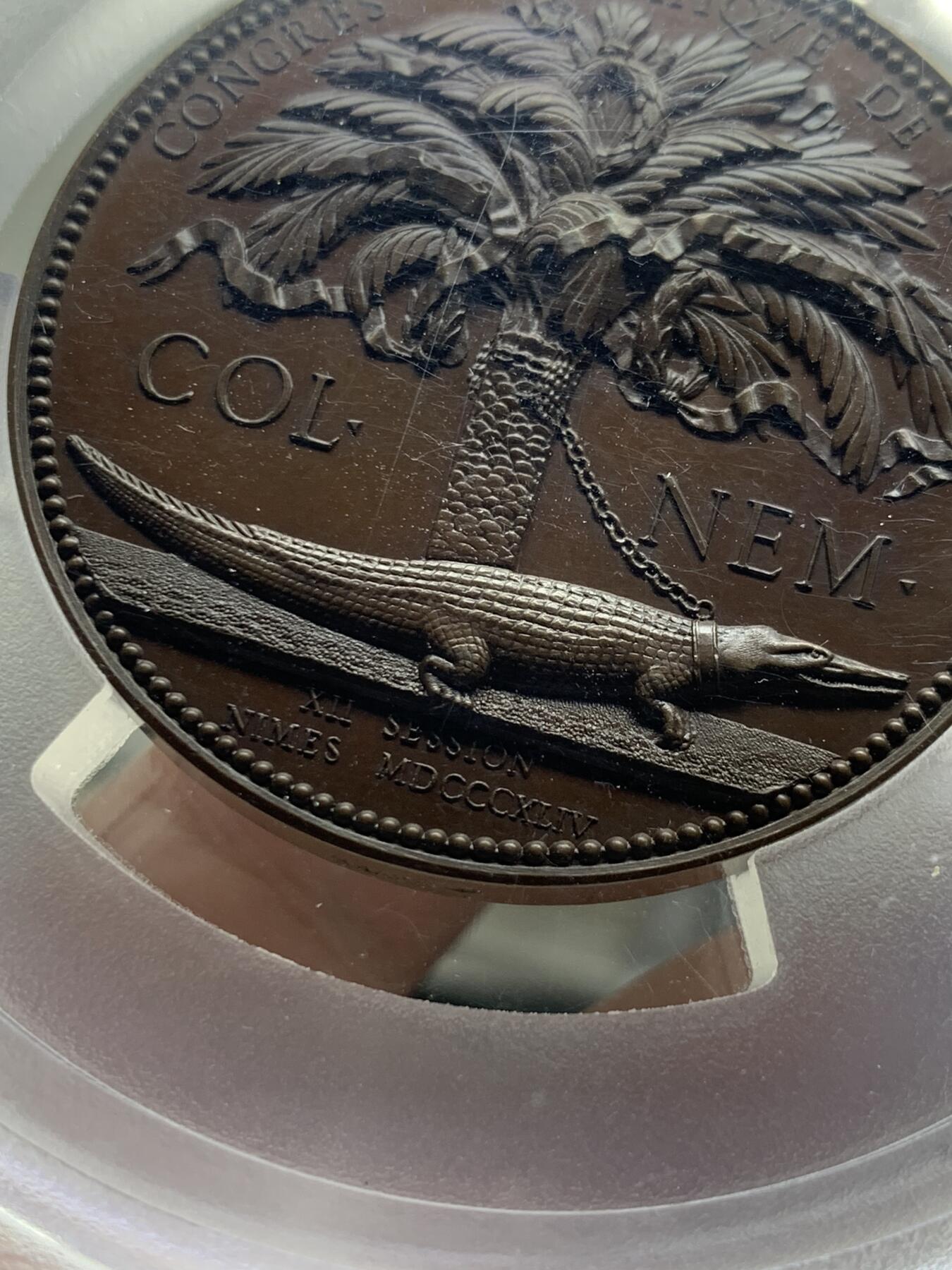 《竞宝斋》第435场 周日，周一2场连拍 （全场包邮） 冠军分 PCGS SP65 法国 1844年 法国NEM大学科学院会议 加大加厚盒大铜章，巧克力包浆，高浮雕，名家作品，赏心悦目，不可多得