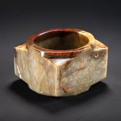 日本大阪雅和auction 2025金秋競賣會第一期 - 西周玉琮 尺寸:L:6.5 W:6.5 H:4.5cm