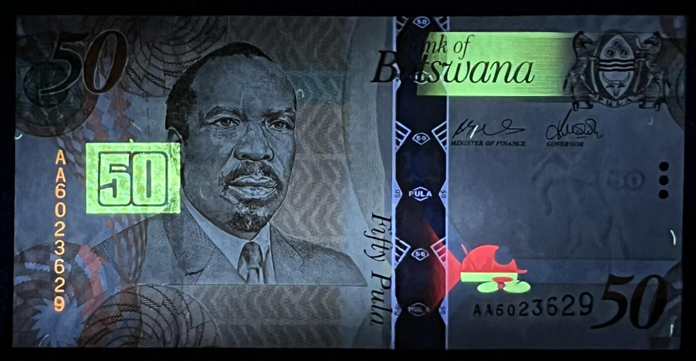 小福收藏拍卖第197期 裸钞场 本期有多张豹子号靓号 百慕大03年50元纪念钞百位号 马来亚和英属婆罗洲开国第一张纸币大冠女王 马来亚 41年1元英王乔六 法属太平洋10000法郎 捷克1000克朗纪念钞千位号  卢森堡 1000法郎  萨尔瓦多样钞 匈牙利 法罗群岛 危地马拉等多国精美纸币 博茨瓦纳 2009年 50普拉 首发年 首发AA冠  无47 unc