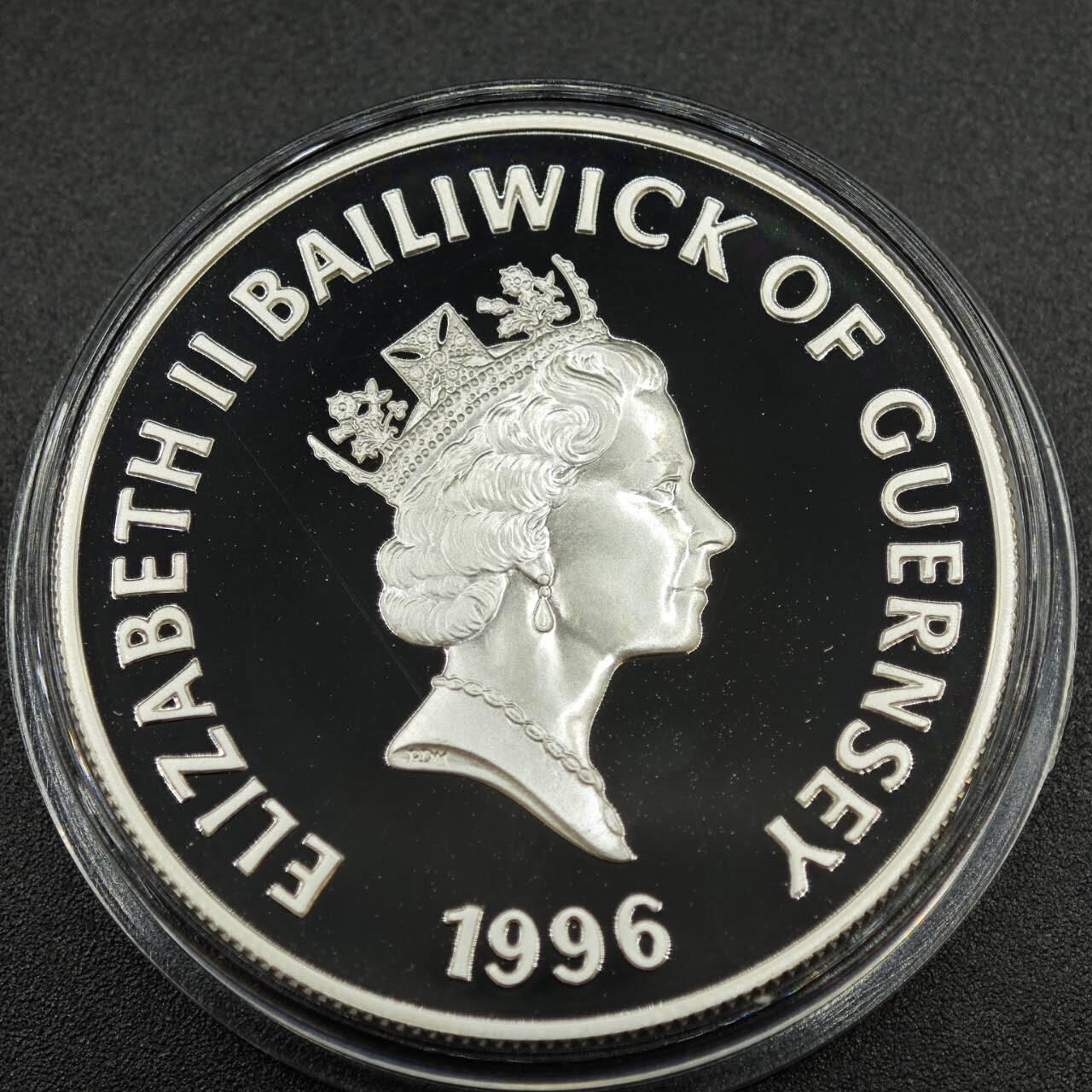 【淘币小摊】实时拍第七百八十七拍   银币套币场   满百包邮可预留二周 每周一统一发货   根西岛1996年女王70周岁5镑精制银币