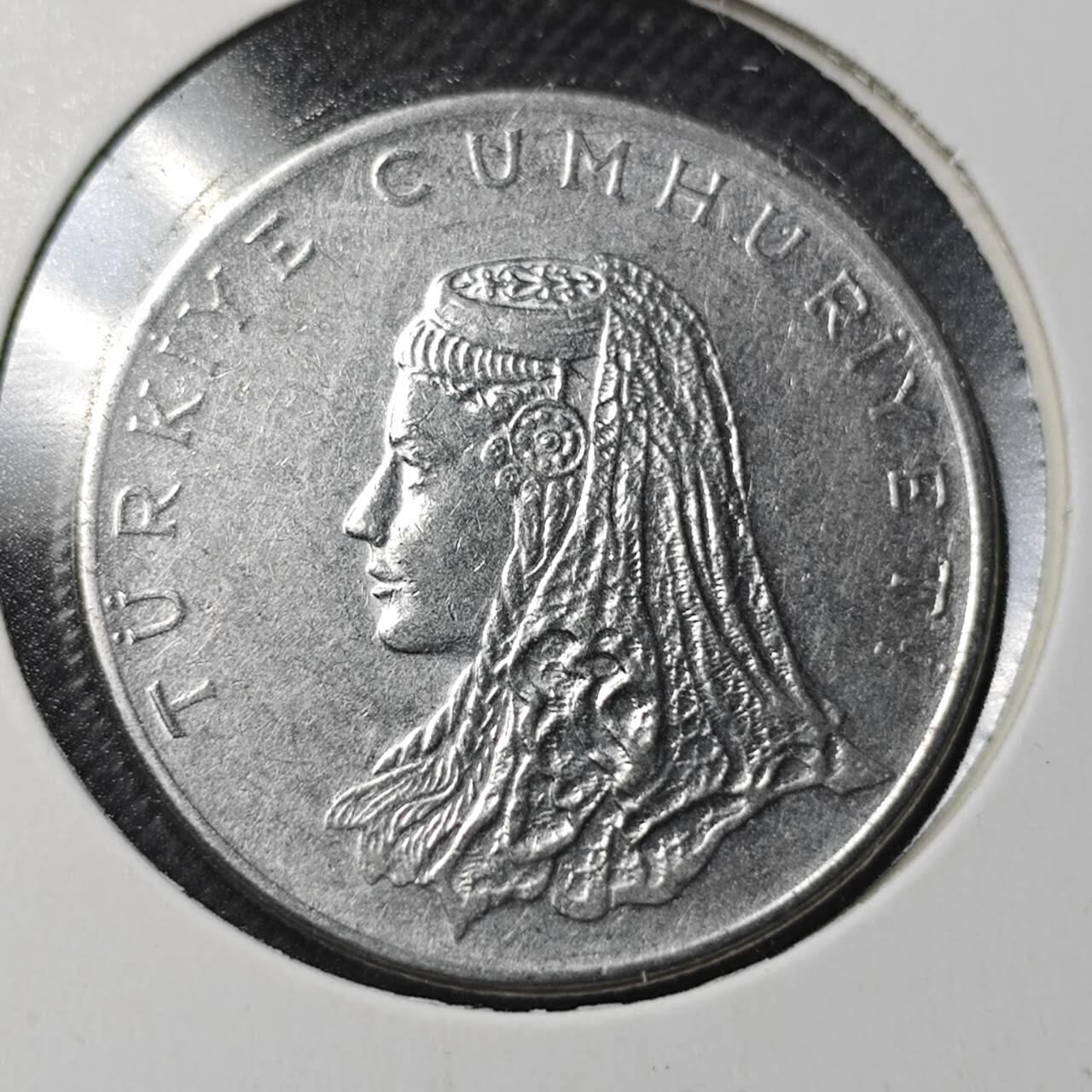 KK钱币收藏小铺  第364场  2月预留时间 周末发货  土耳其50库鲁 披纱女士