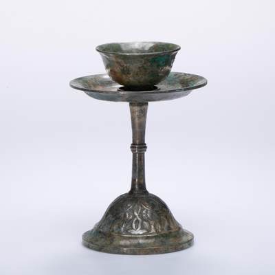 日本大阪雅和auction 2025金秋競賣會第一期 - 唐 獅獸紋高腳盞托 尺寸:W:9.8 H:14cm