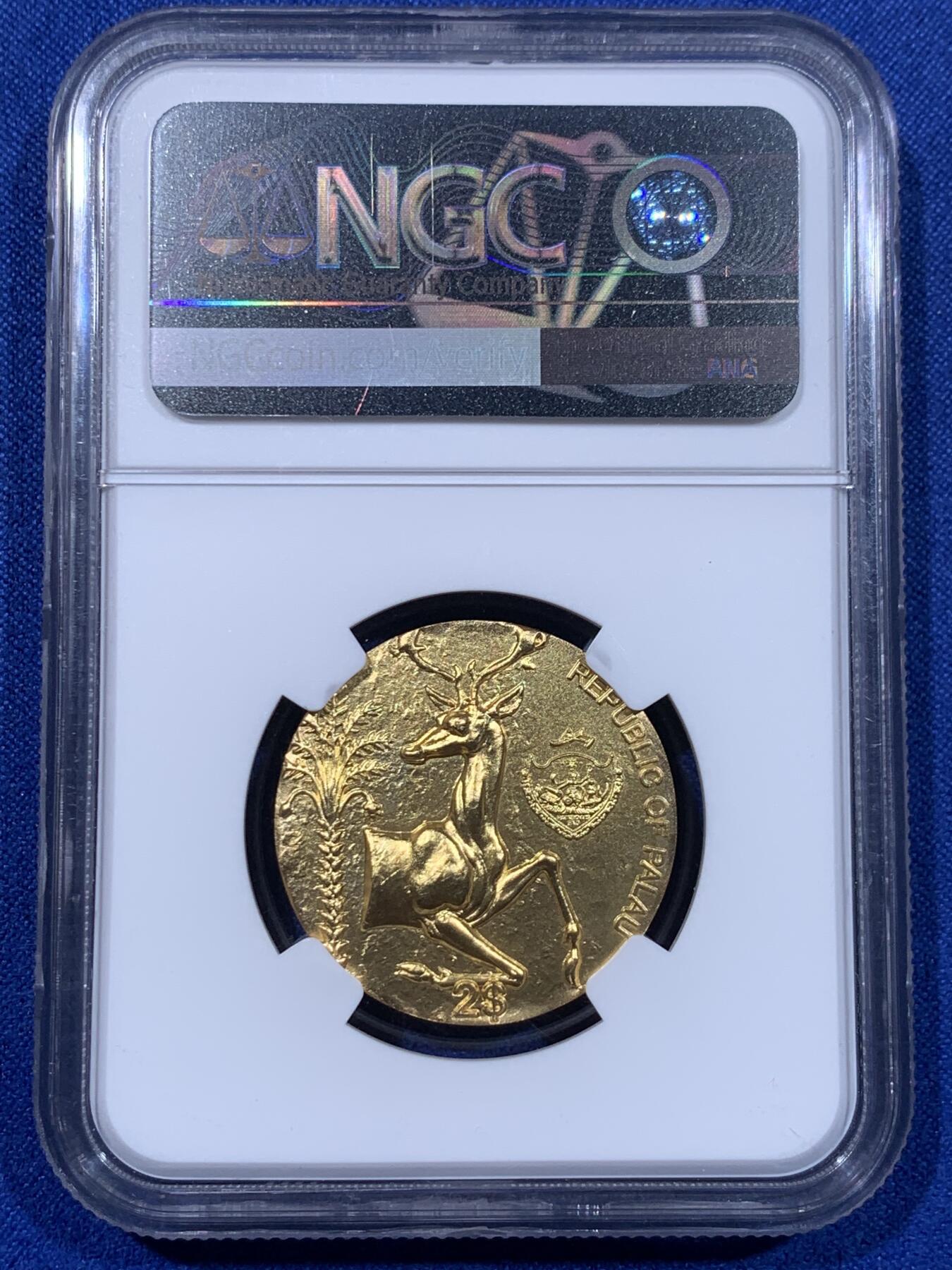 《竞宝斋》第435场 周日，周一2场连拍 （全场包邮） NGC MS70 帕劳蜜蜂-雄鹿镀金银币，寓意一路甜甜蜜蜜，复刻珍稀古币，采用智能造币技术，超高浮雕，实物精美，视觉冲击强，NGC首期蓝标，满分，带原盒原证书。