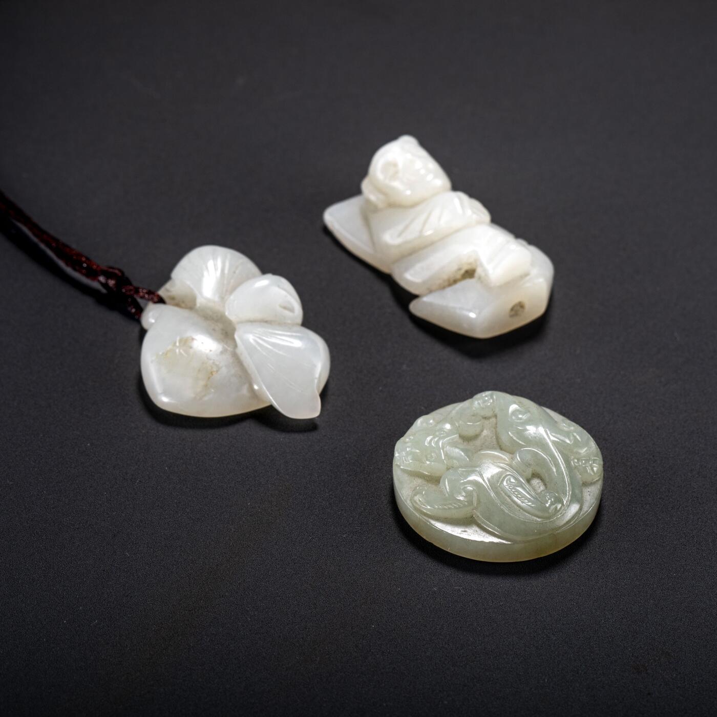 日本大阪雅和auction 2025金秋競賣會第一期 清 玉墜 玉珮 三點 尺寸:尺寸不一x3