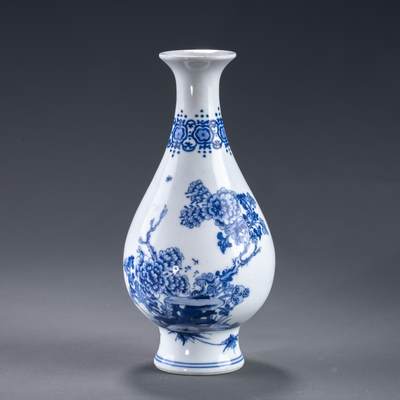 日本大阪雅和auction 2025金秋競賣會第一期 - 清雍正 青花花鳥淨瓶 尺寸:W:8 H:17cm