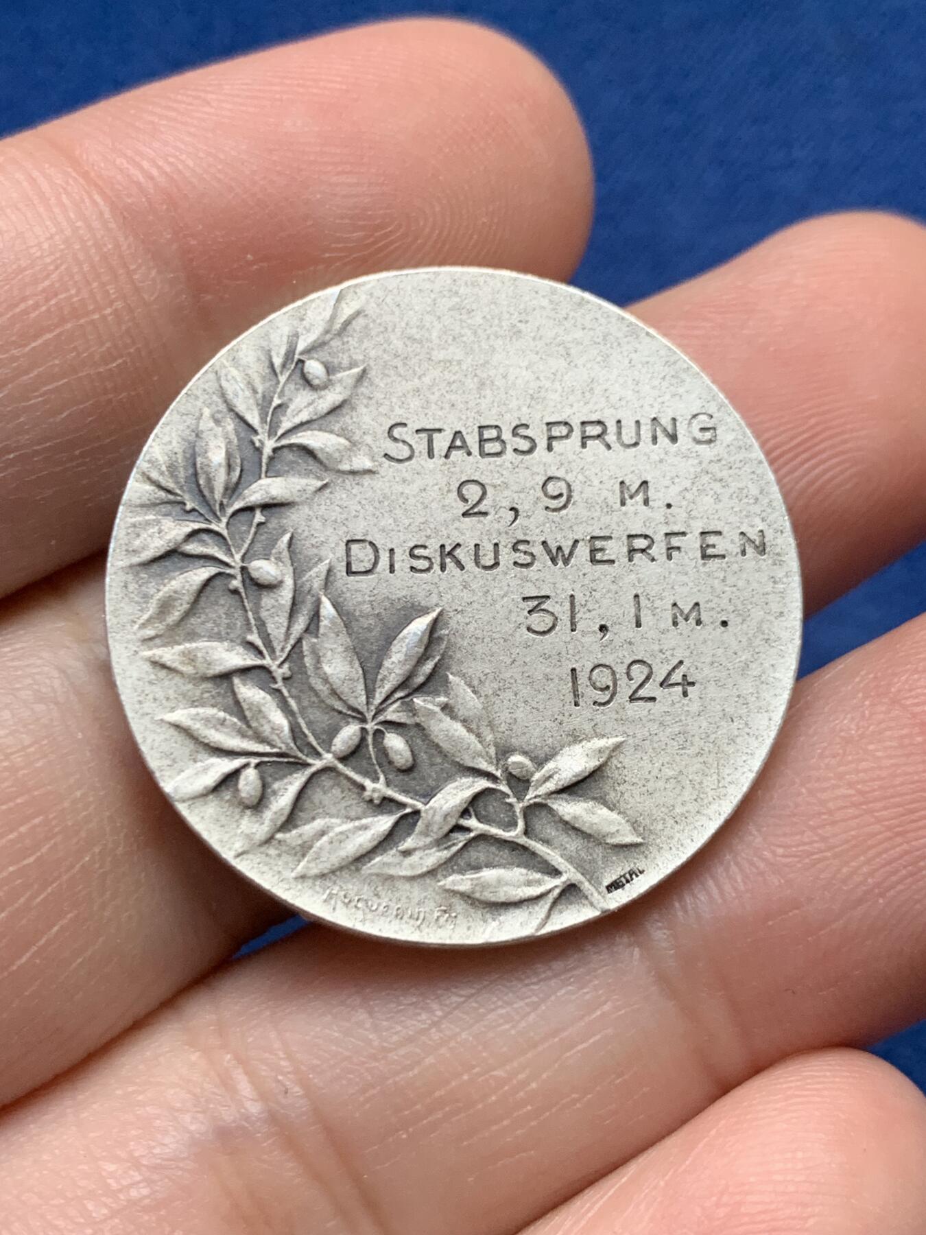 《竞宝斋》第435场 周日，周一2场连拍 （全场包邮） 瑞士 1924 莱罗西 运动 镀银奖章 10.3克 29.8mm